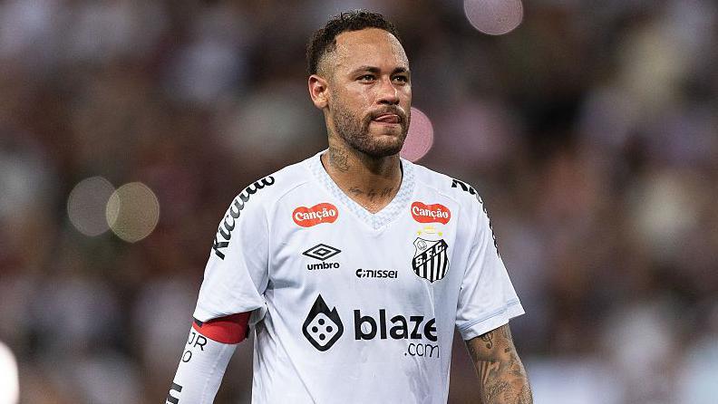 Neymar lọt top cầu thủ lương cao nhất