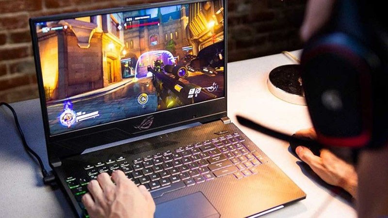 Nên ưu tiên laptop có RAM lớn để tăng trải nghiệm mượt mà khi chơi game